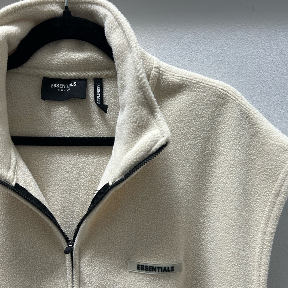 Fear of God Essentials Off-White Polar Fleece Vest - Picture 3 of 6